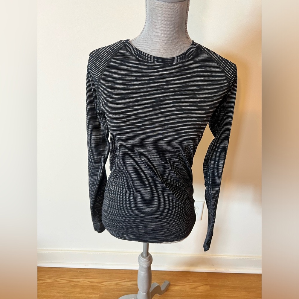 Athleta Fastest Track Long Sleeve, Black Spacedye,M